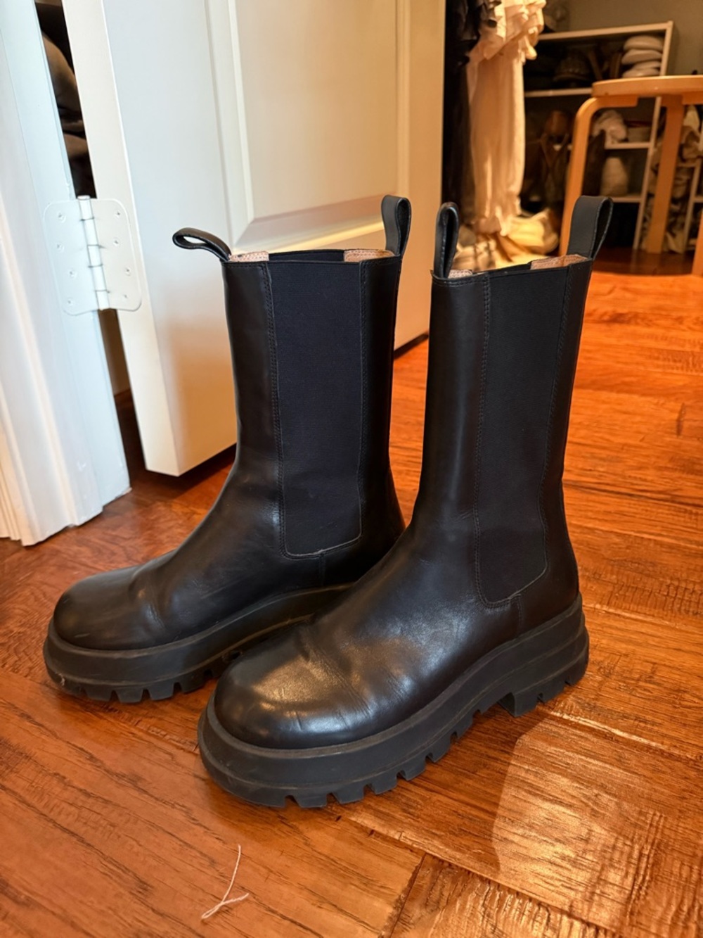 Woman’s Black Leather Chelsea Lug Boots